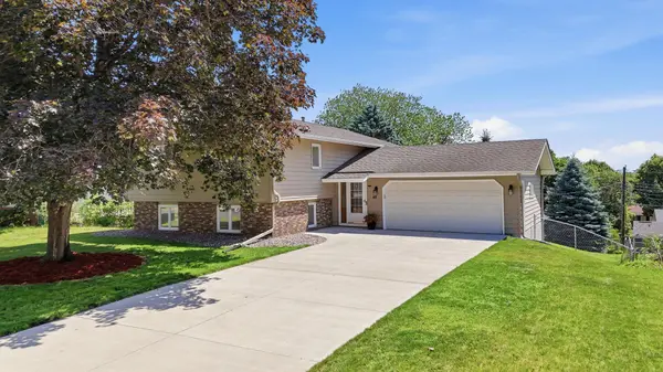 49 14th AVE SW, New Brighton, MN 55112