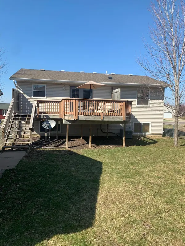 4932 NW 10th ST NW, Rochester, MN 55901