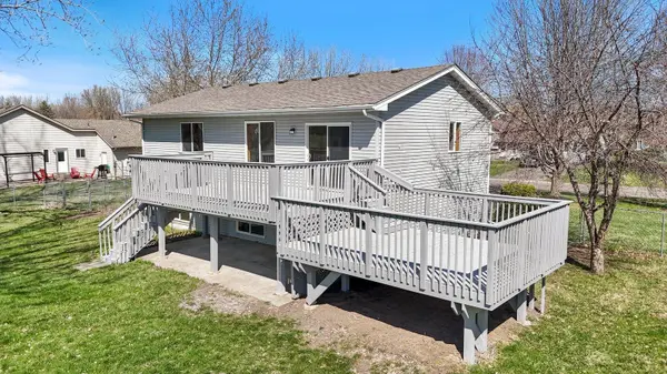 29640 Broadway ST, Lindstrom, MN 55045