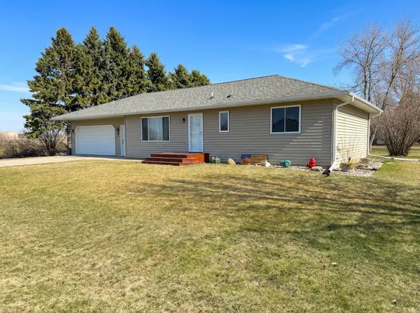 305 3rd ST NW, Rothsay, MN 56579