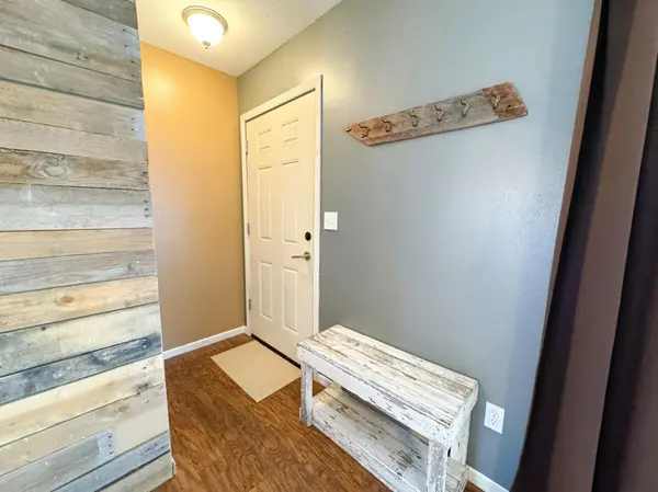 305 3rd ST NW, Rothsay, MN 56579