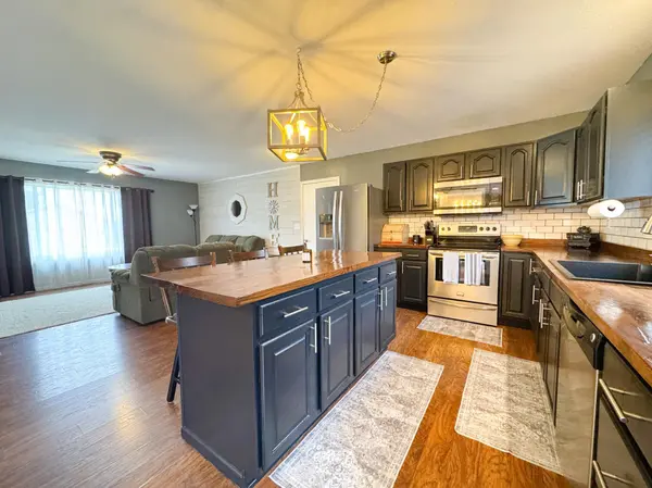 305 3rd ST NW, Rothsay, MN 56579