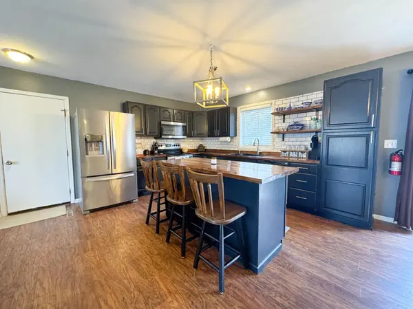305 3rd ST NW, Rothsay, MN 56579