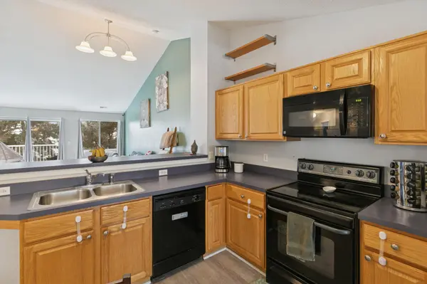 2216 Water Lilly LN #607, Eagan, MN 55122