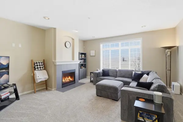 8852 Brunell WAY, Inver Grove Heights, MN 55076