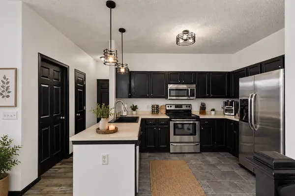 18318 Kerrville TRL #610, Lakeville, MN 55044