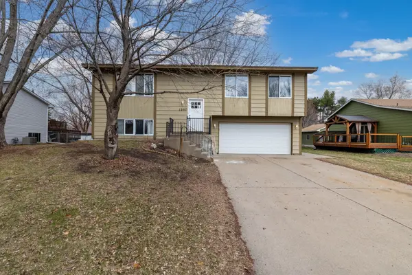 1057 Tamarack LN, Lino Lakes, MN 55014