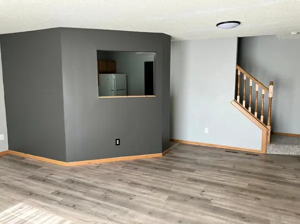 1869 E 122nd ST, Burnsville, MN 55337
