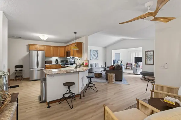 836 Roundhouse ST, Shakopee, MN 55379