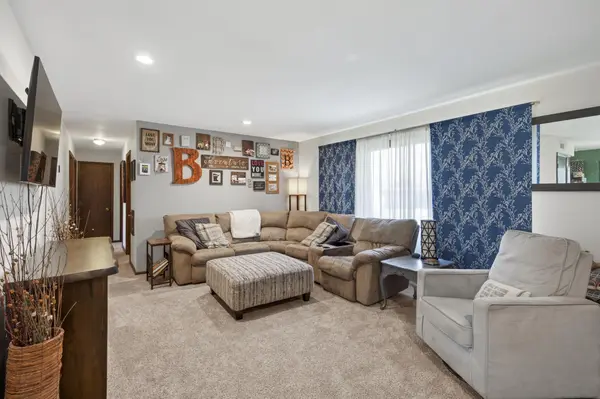 762 113th CIR NE, Blaine, MN 55434