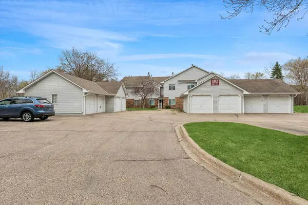3557 Blue Jay WAY #202, Eagan, MN 55123