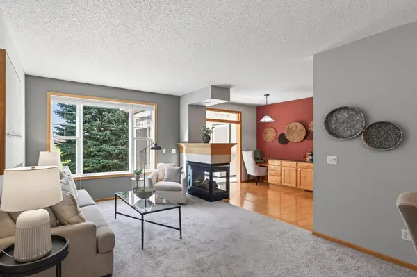 1009 Victoria Greens BLVD, Victoria, MN 55386