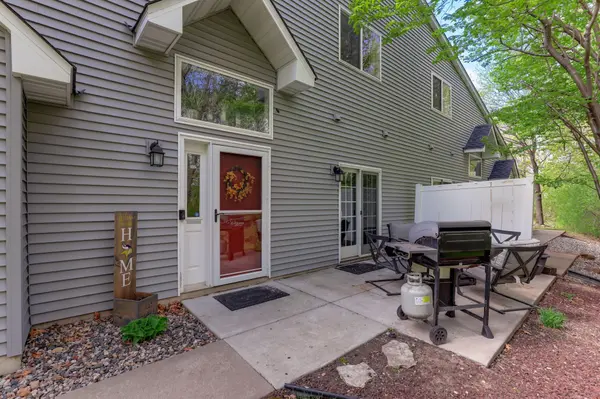 547 Woodduck DR #L, Woodbury, MN 55125