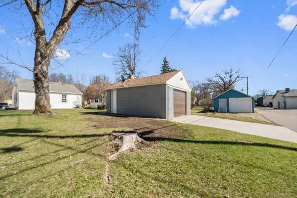 1014 Hawthorne ST, Alexandria, MN 56308