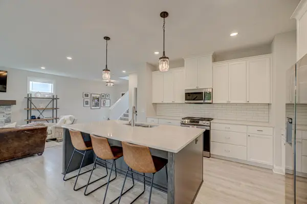 1426 Lee CIR, Hudson, WI 54016