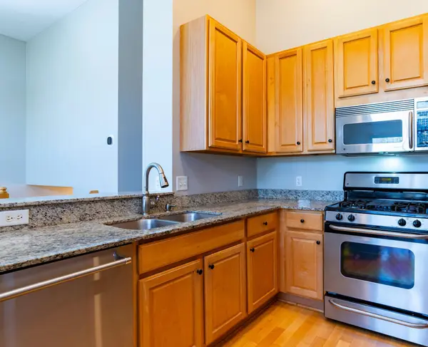 2204 Saint Johns CIR, Woodbury, MN 55129