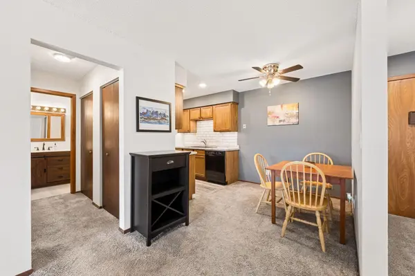 2730 Dale ST N #D311, Roseville, MN 55113