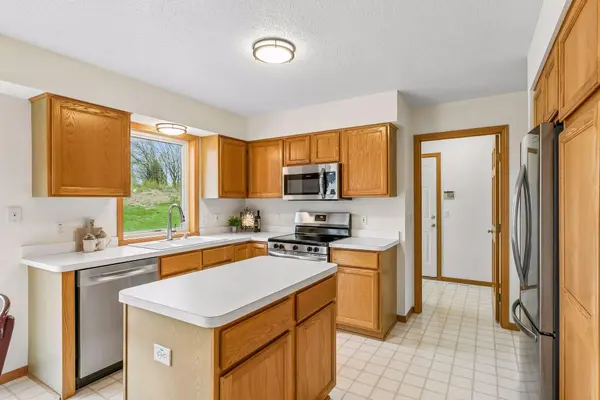 3019 Copper Oaks Alcove, Woodbury, MN 55125