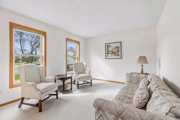 3019 Copper Oaks Alcove, Woodbury, MN 55125