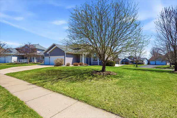 10004 Fallgold Pkwy N, Brooklyn Park, MN 55443