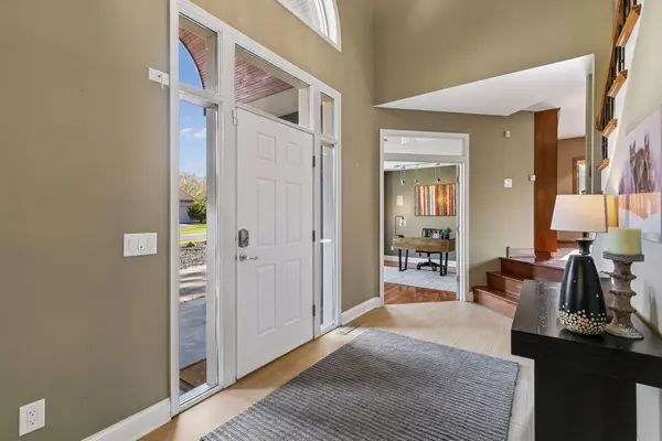 3820 Hunters Overlook LN, Eagan, MN 55123