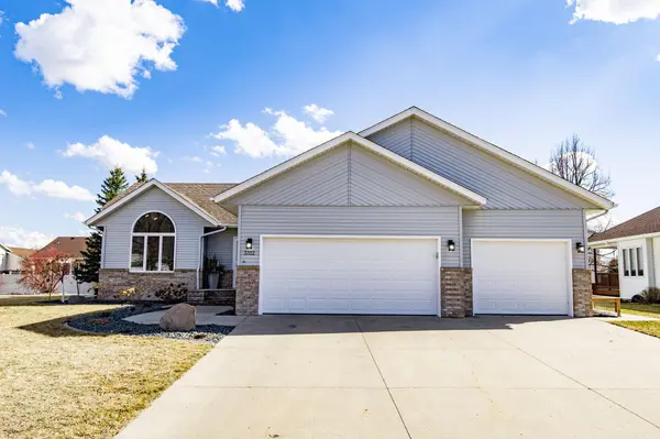 3322 42nd AVE S, Fargo, ND 58104