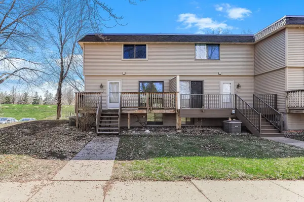 6286 Meadowlark LN N, Maple Grove, MN 55369