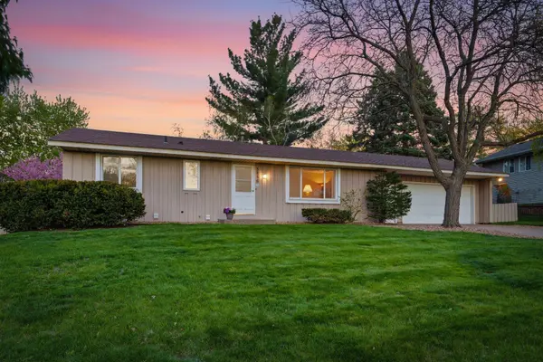 5856 139th ST W, Apple Valley, MN 55124