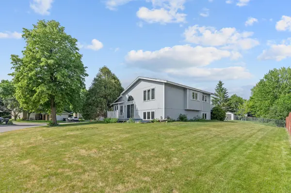 14655 Greenridge LN, Burnsville, MN 55306