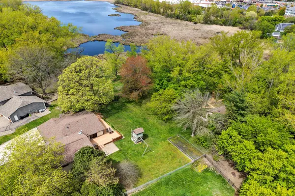 2890 Zanzibar LN N, Plymouth, MN 55447