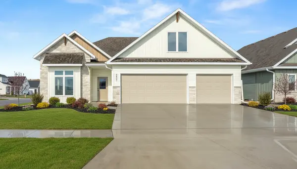 4821 Bluebell LOOP S, Fargo, ND 58104