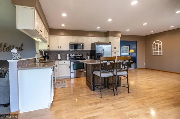 16368 Hudson CT, Lakeville, MN 55044