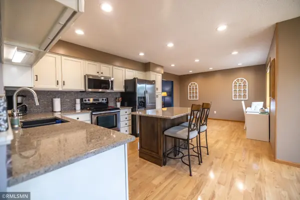 16368 Hudson CT, Lakeville, MN 55044