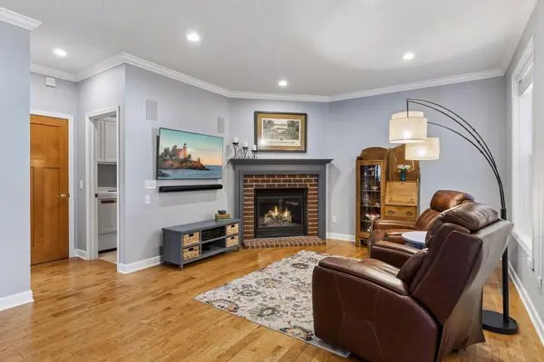 17448 Haralson DR, Eden Prairie, MN 55347