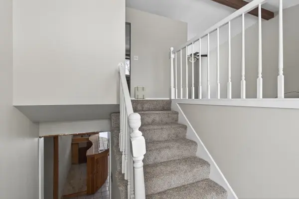 7062 Sherwood RD, Woodbury, MN 55125