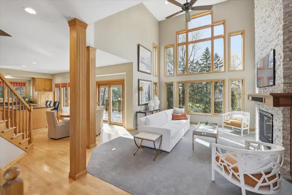 5605 Saint Albans CIR, Shoreview, MN 55126