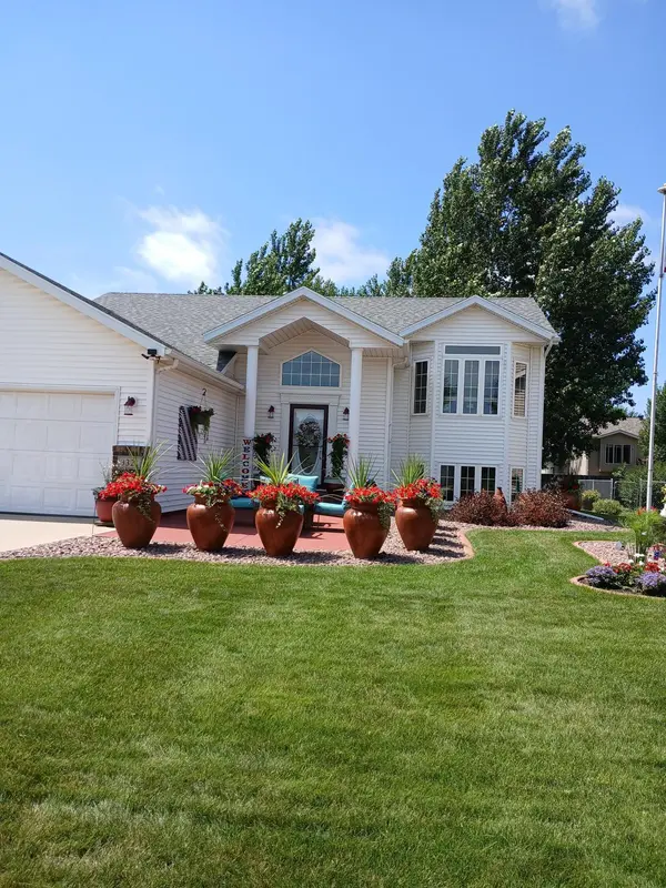 3321 Washington ST S, Fargo, ND 58104