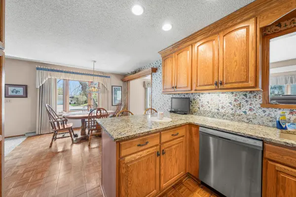 1893 Sunrise CT, White Bear Lake, MN 55110