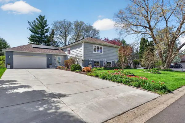 798 Sunset DR, Eagan, MN 55123