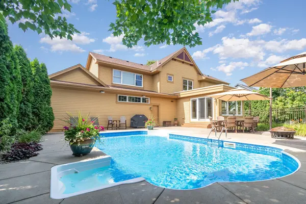 1520 Bridgewater RD, Golden Valley, MN 55422
