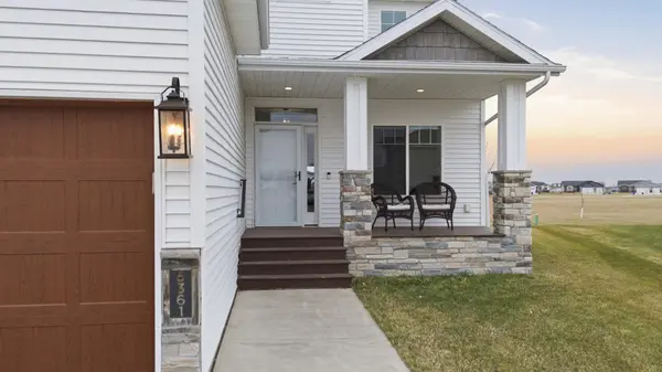6361 Deer Creek Pkwy, Fargo, ND 58104