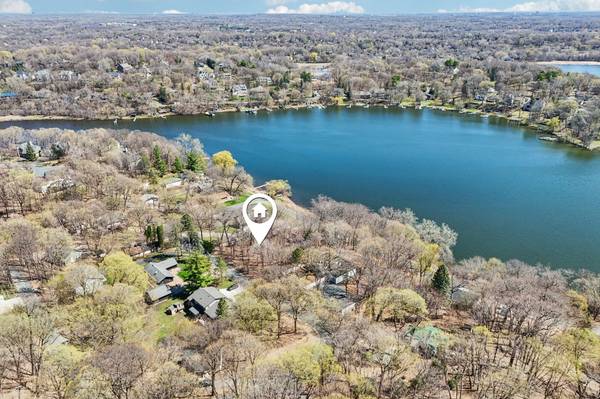 6679 Mohawk DR, Chanhassen, MN 55317