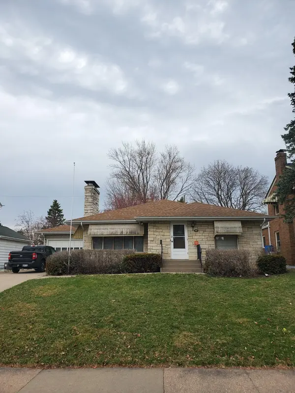 1009 Orange AVE E, Saint Paul, MN 55106