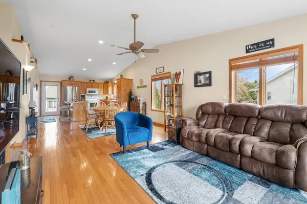 174 Autumn PL NE, Owatonna, MN 55060