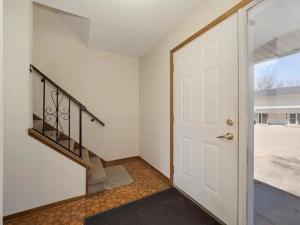 329 Winifred ST E, Saint Paul, MN 55107