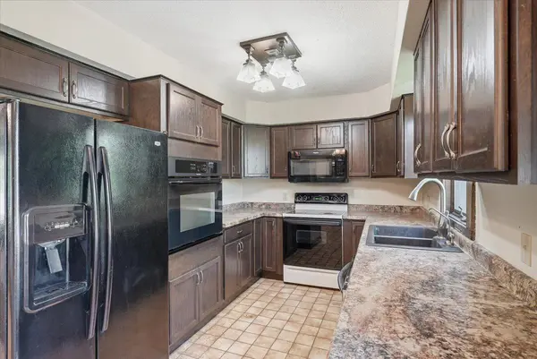 577 White Oak DR, Hudson, WI 54016
