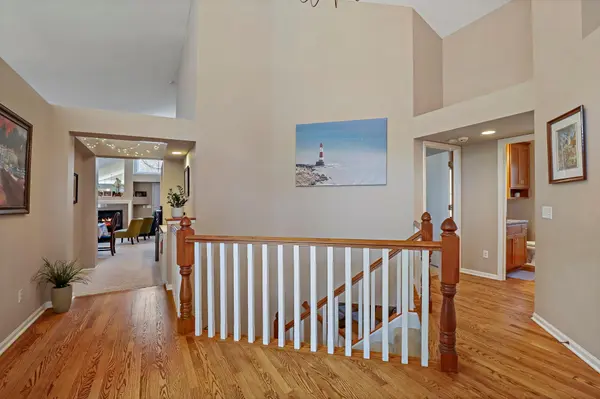 513 Wildflower, Burnsville, MN 55306