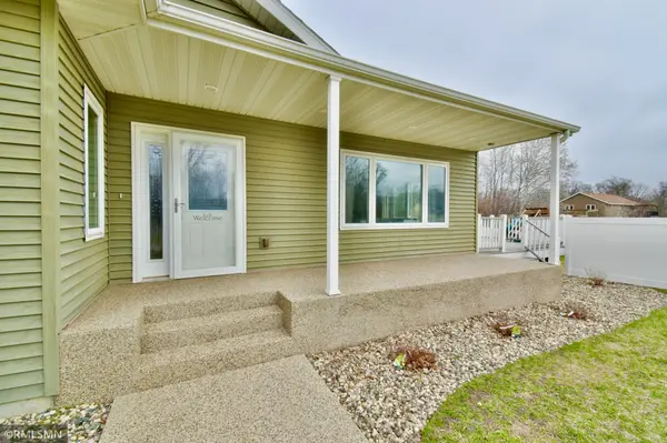 713 Thomas DR NE, Alexandria, MN 56308