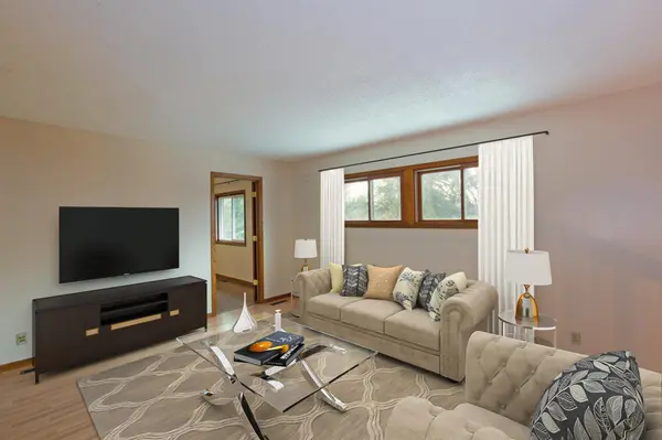 5986 Pheasant DR, Shoreview, MN 55126