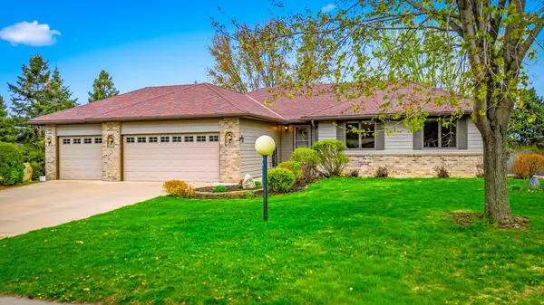 1230 Eagle Ridge TRL, Stillwater, MN 55082